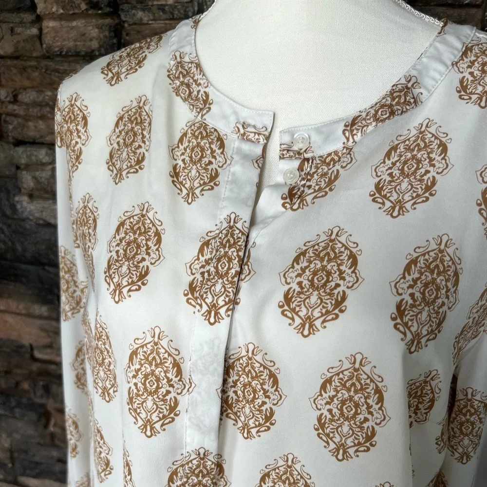 Elegant White and Gold Patterned Women's Top - Picture 2 of 12